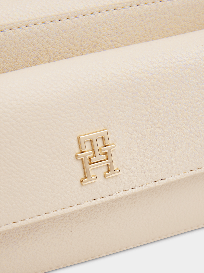 Women's Tommy Hilfiger Beige Distinct Cam Bag